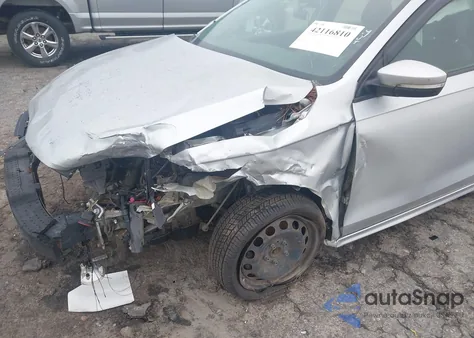 2014 Volkswagen Jetta 1.8T Se из США, поврежденный, VIN 3VWD17AJXEM240334